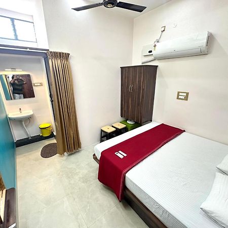 Om Lingeswaran Home Stay Tiruvannāmalai Exteriör bild