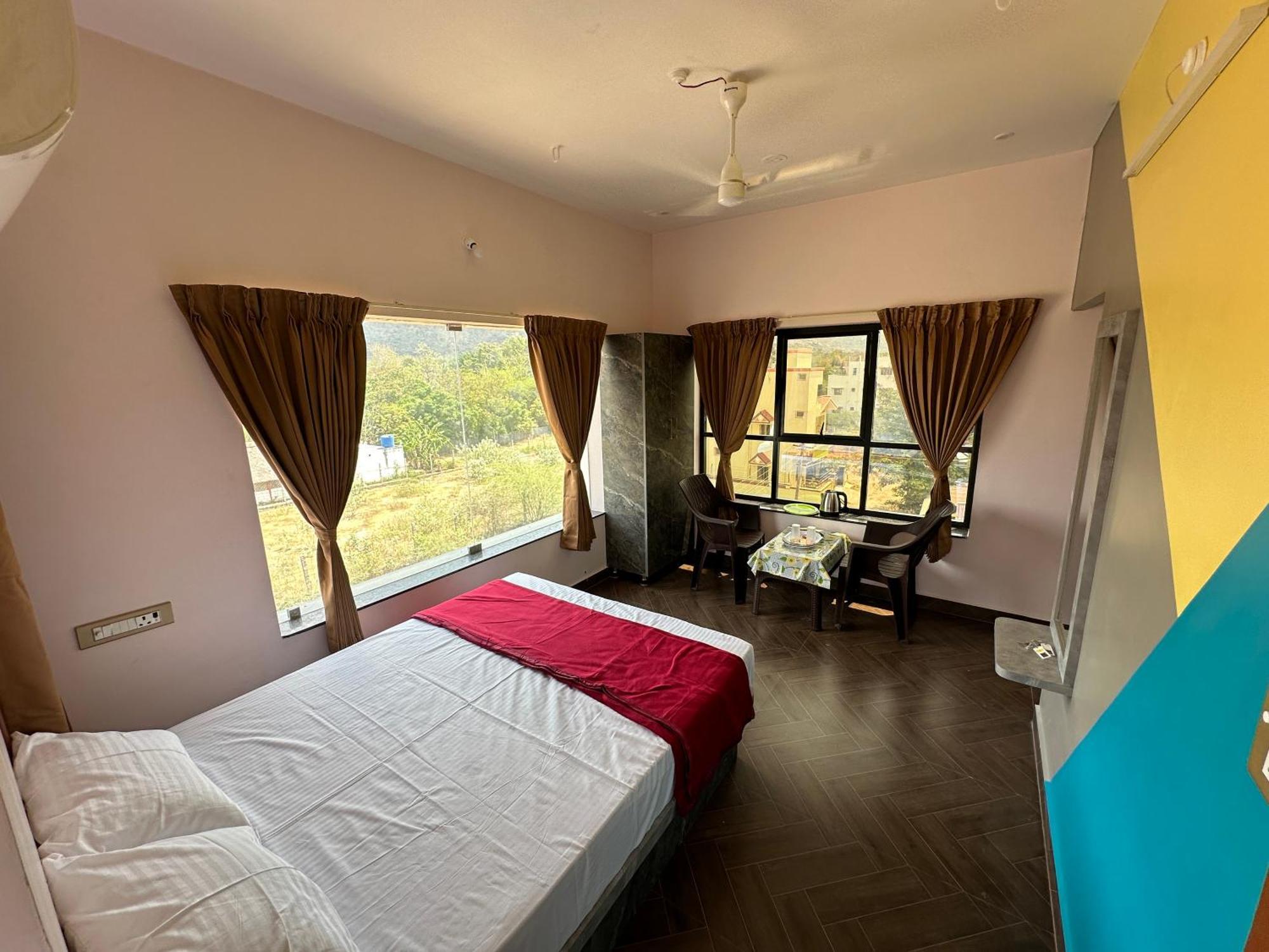 Om Lingeswaran Home Stay Tiruvannāmalai Exteriör bild