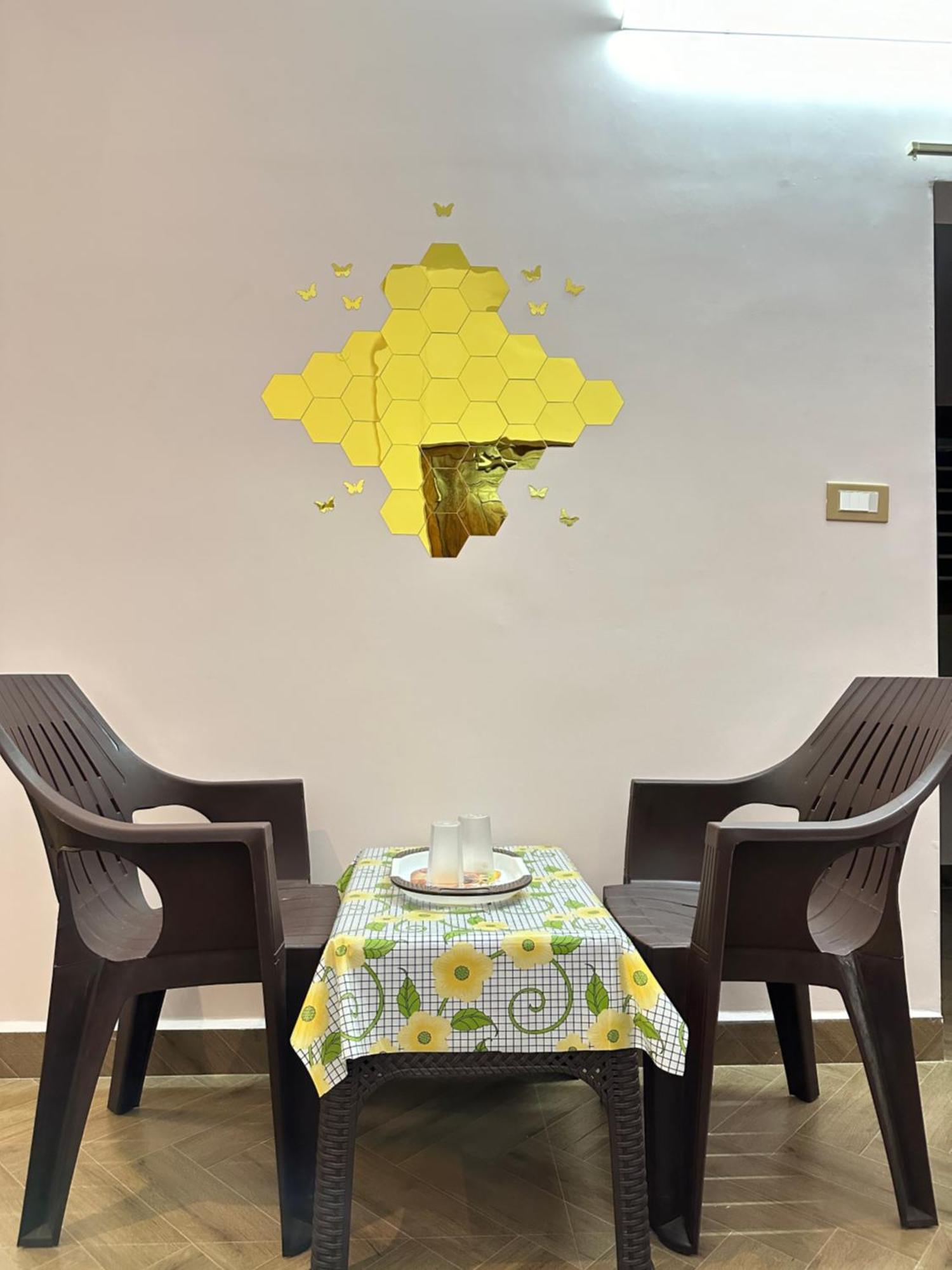 Om Lingeswaran Home Stay Tiruvannāmalai Exteriör bild